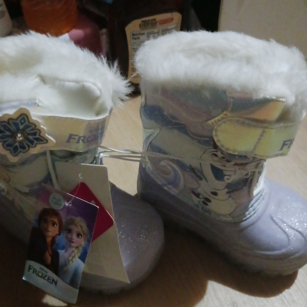 Disney FrozenToddler Girls' Light up Winter Boots - Lilac - Size 5 outdoor - Picture 2 of 5